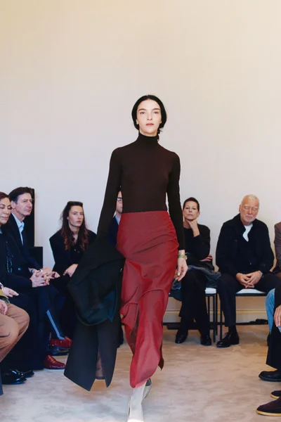 Look 16
